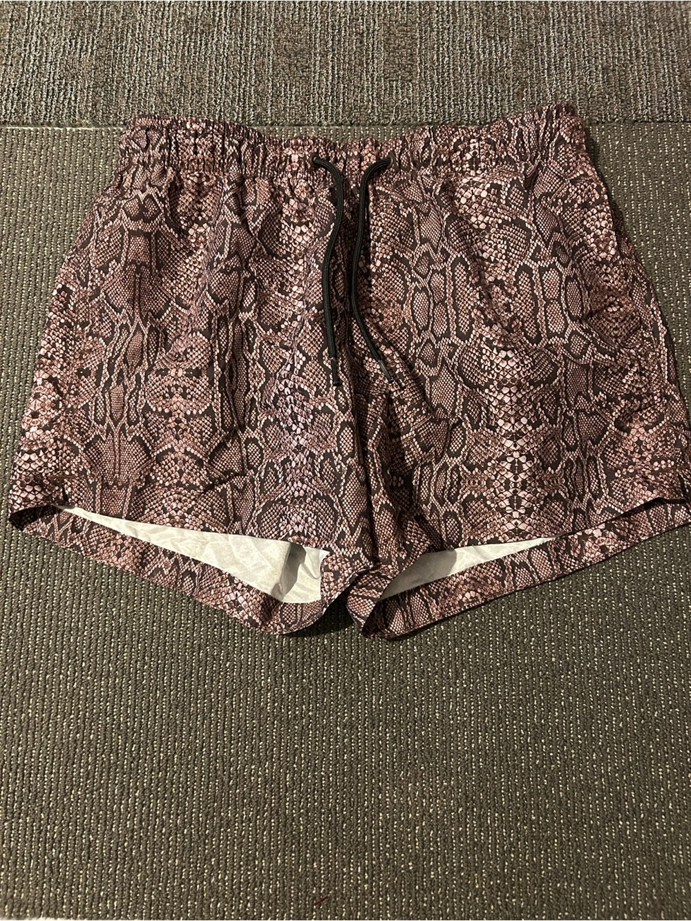 Men's Snake-Print Athletic swim shorts